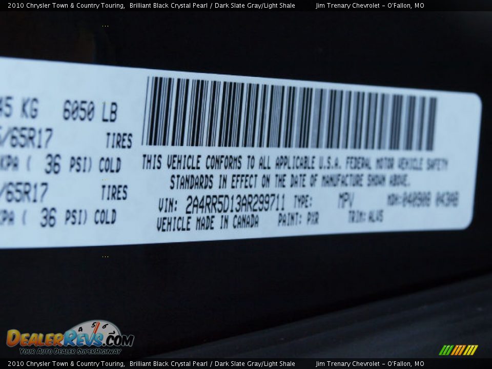 2010 Chrysler Town & Country Touring Brilliant Black Crystal Pearl / Dark Slate Gray/Light Shale Photo #17