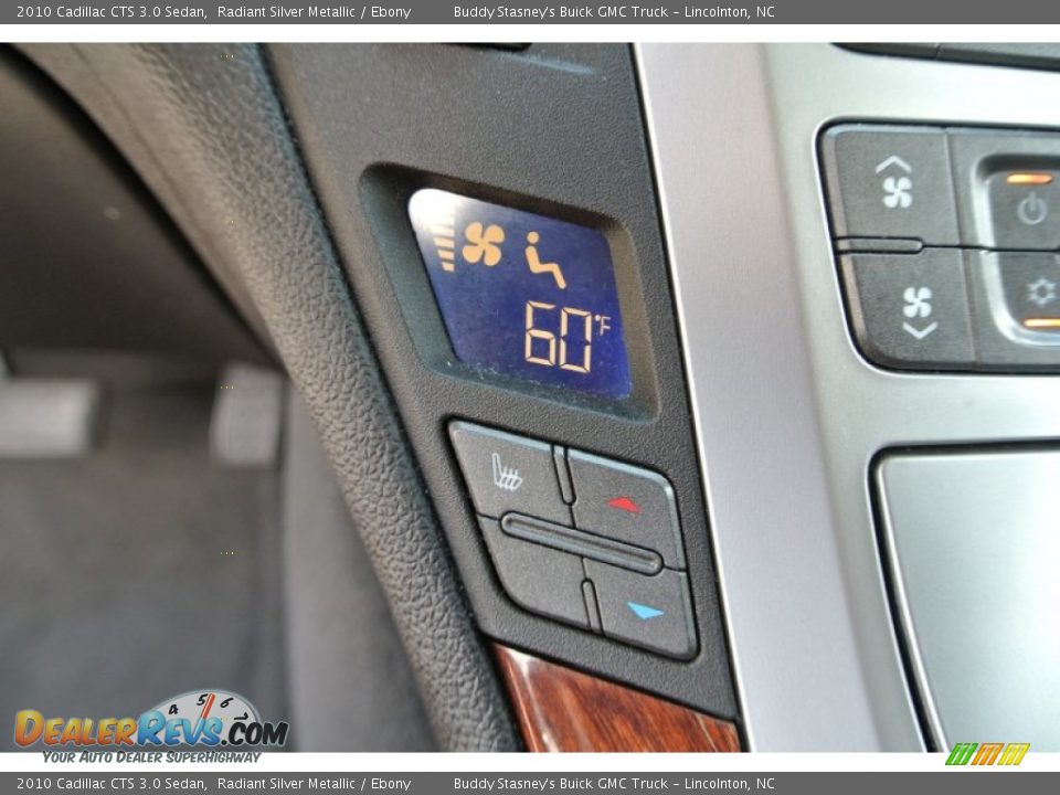 Controls of 2010 Cadillac CTS 3.0 Sedan Photo #11