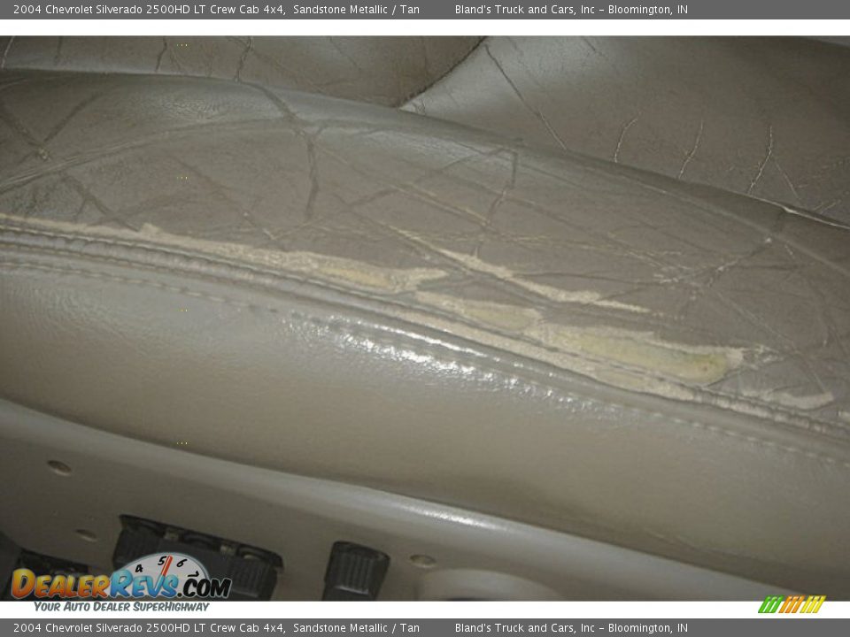 2004 Chevrolet Silverado 2500HD LT Crew Cab 4x4 Sandstone Metallic / Tan Photo #4
