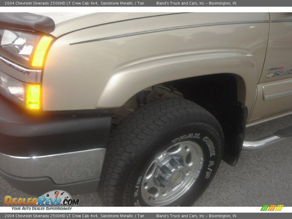 2004 Chevrolet Silverado 2500HD LT Crew Cab 4x4 Sandstone Metallic / Tan Photo #8