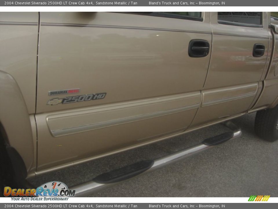 2004 Chevrolet Silverado 2500HD LT Crew Cab 4x4 Sandstone Metallic / Tan Photo #11