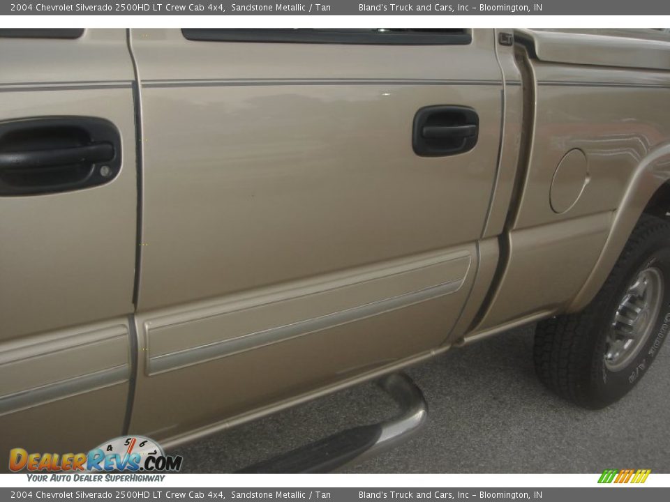 2004 Chevrolet Silverado 2500HD LT Crew Cab 4x4 Sandstone Metallic / Tan Photo #12