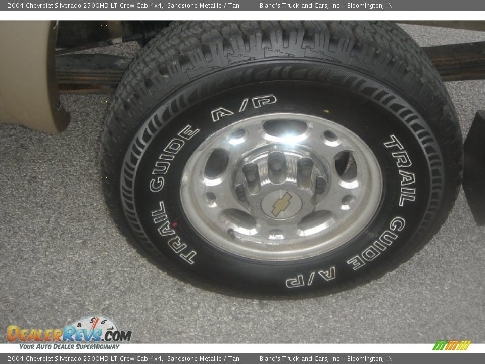 2004 Chevrolet Silverado 2500HD LT Crew Cab 4x4 Sandstone Metallic / Tan Photo #14