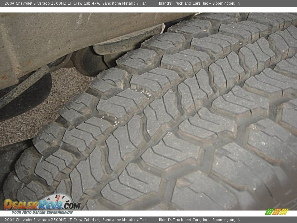 2004 Chevrolet Silverado 2500HD LT Crew Cab 4x4 Sandstone Metallic / Tan Photo #15