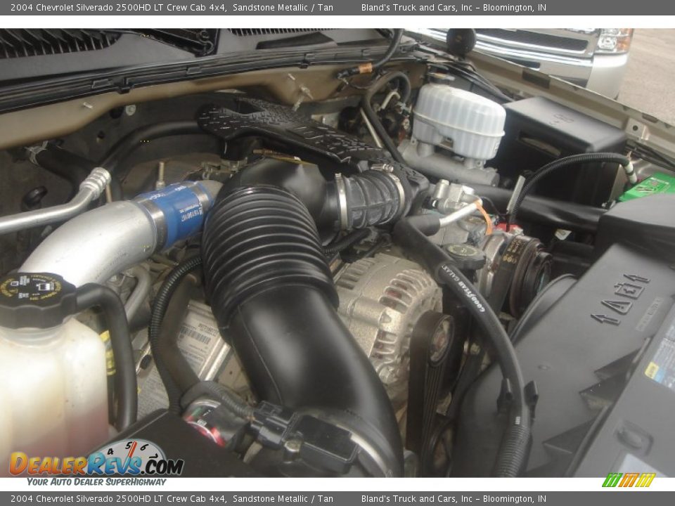 2004 Chevrolet Silverado 2500HD LT Crew Cab 4x4 Sandstone Metallic / Tan Photo #18