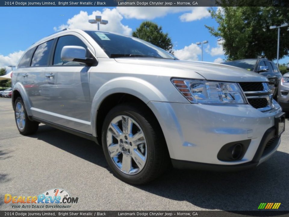 Front 3/4 View of 2014 Dodge Journey Limited Photo #4