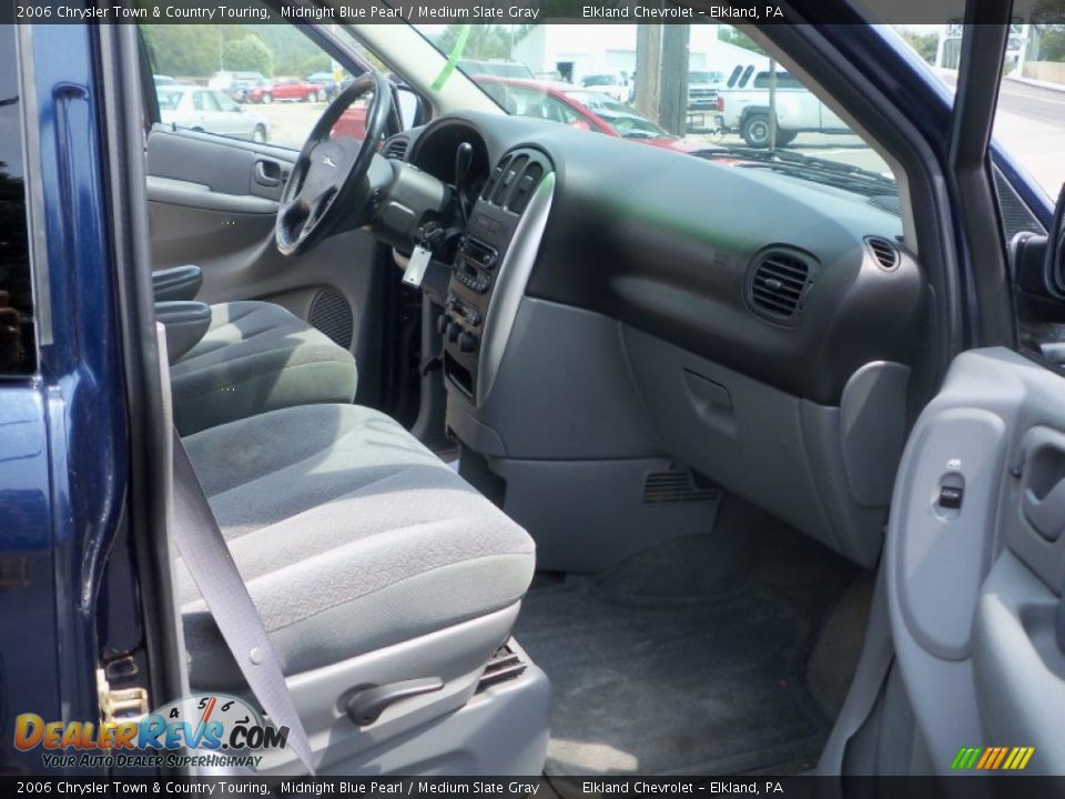 2006 Chrysler Town & Country Touring Midnight Blue Pearl / Medium Slate Gray Photo #14