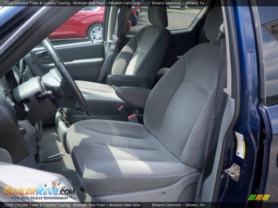 2006 Chrysler Town & Country Touring Midnight Blue Pearl / Medium Slate Gray Photo #16