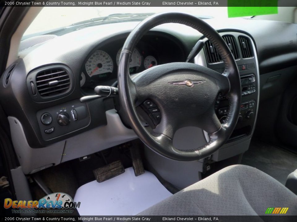 2006 Chrysler Town & Country Touring Midnight Blue Pearl / Medium Slate Gray Photo #17