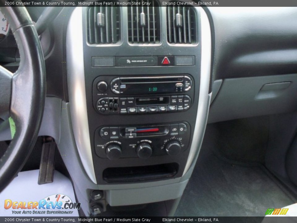 2006 Chrysler Town & Country Touring Midnight Blue Pearl / Medium Slate Gray Photo #18