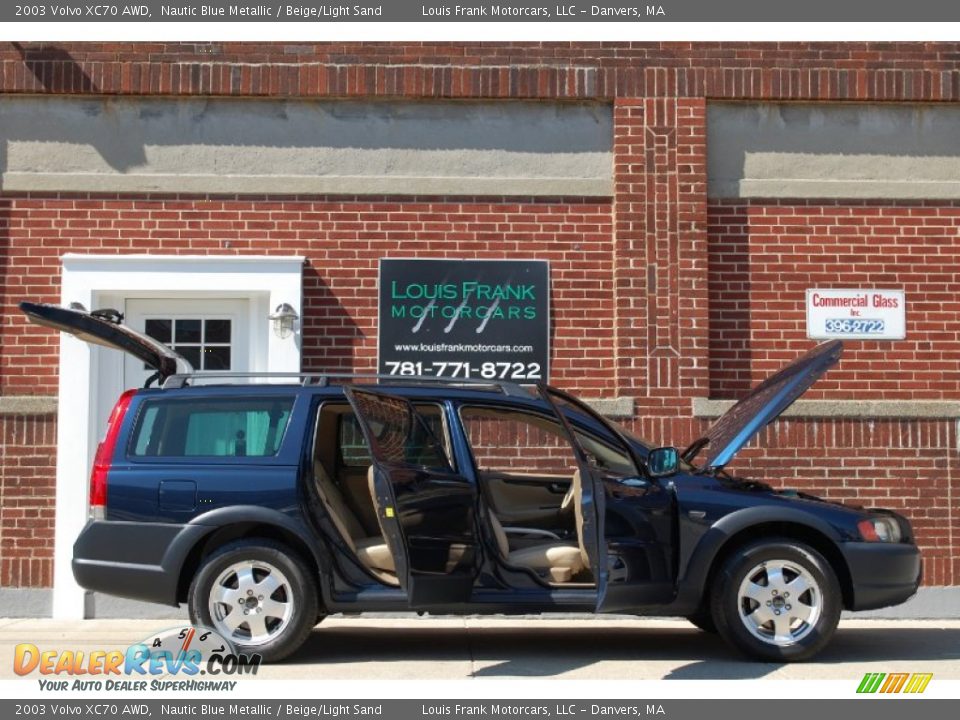 2003 Volvo XC70 AWD Nautic Blue Metallic / Beige/Light Sand Photo #36