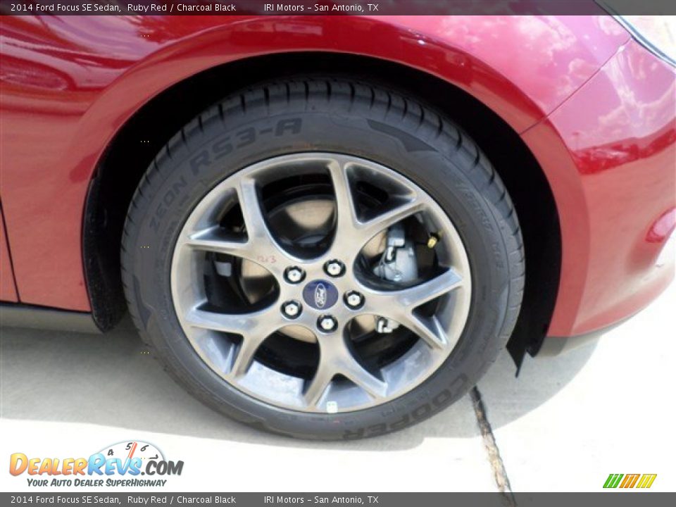 2014 Ford Focus SE Sedan Ruby Red / Charcoal Black Photo #8