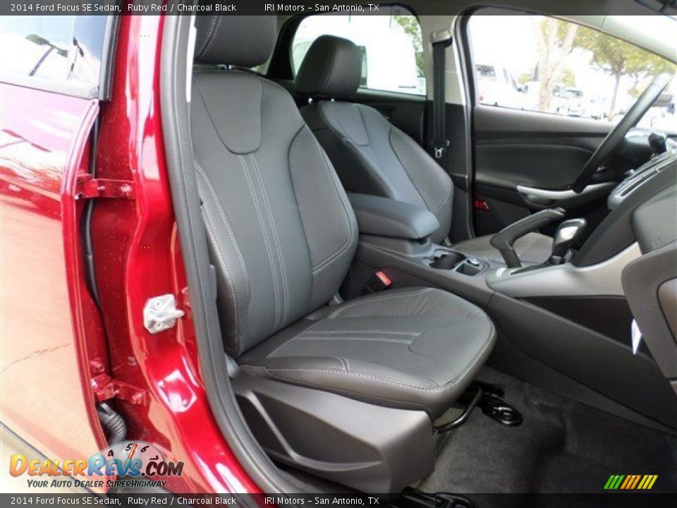 2014 Ford Focus SE Sedan Ruby Red / Charcoal Black Photo #10