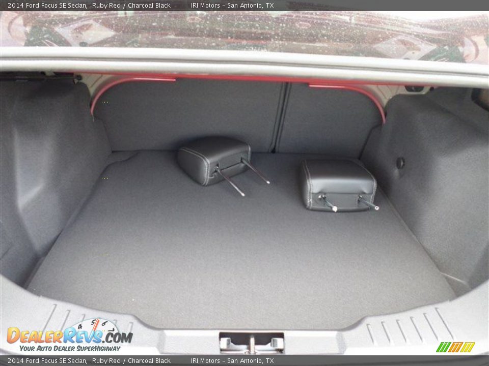 2014 Ford Focus SE Sedan Ruby Red / Charcoal Black Photo #12