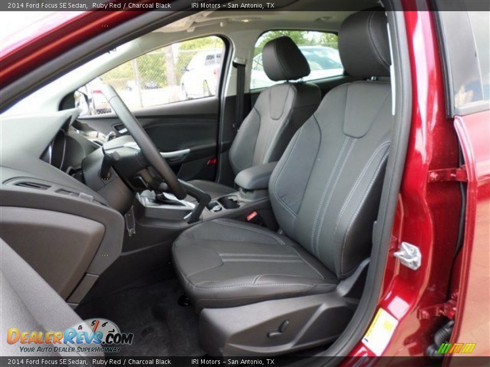 2014 Ford Focus SE Sedan Ruby Red / Charcoal Black Photo #19