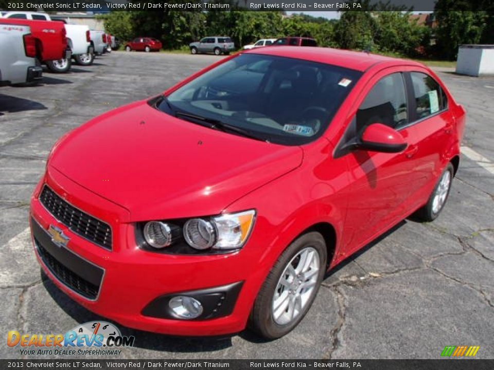 Front 3/4 View of 2013 Chevrolet Sonic LT Sedan Photo #4