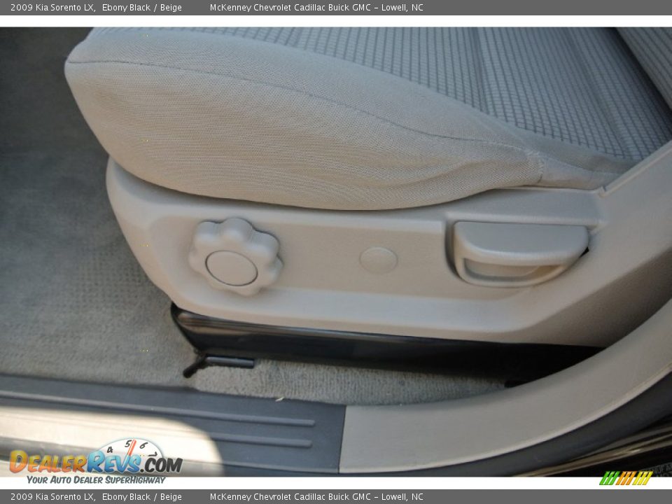 2009 Kia Sorento LX Ebony Black / Beige Photo #8