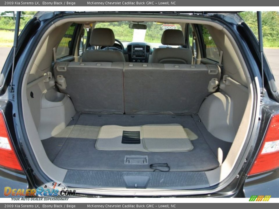 2009 Kia Sorento LX Ebony Black / Beige Photo #17
