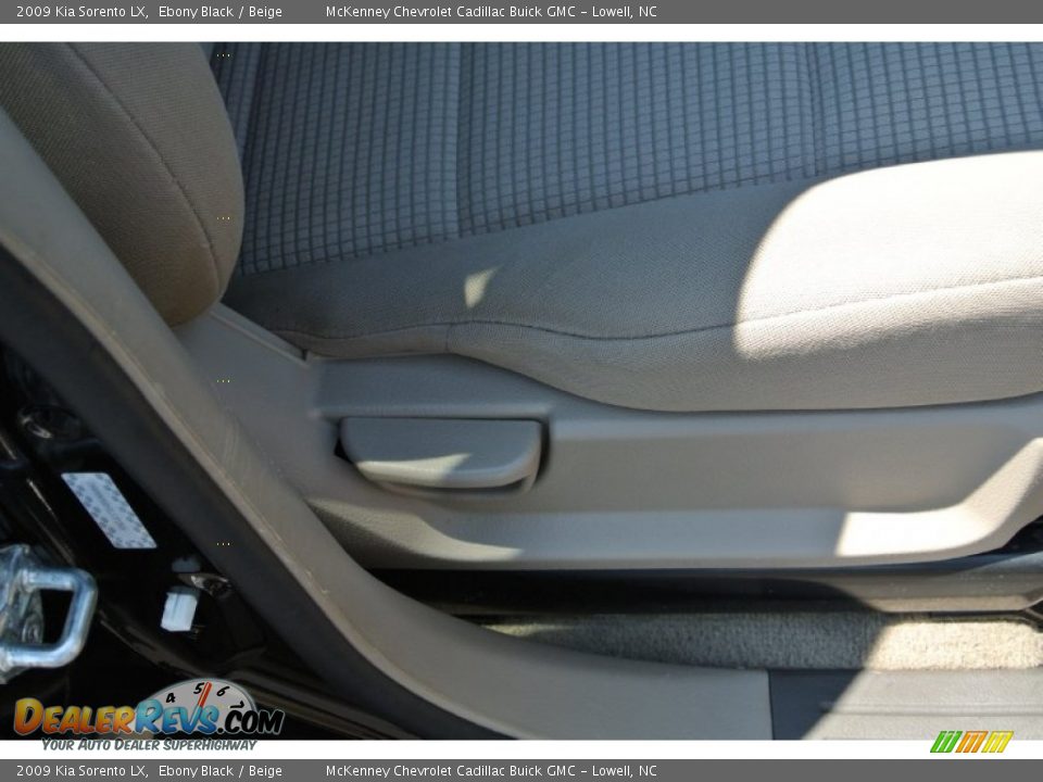 2009 Kia Sorento LX Ebony Black / Beige Photo #21