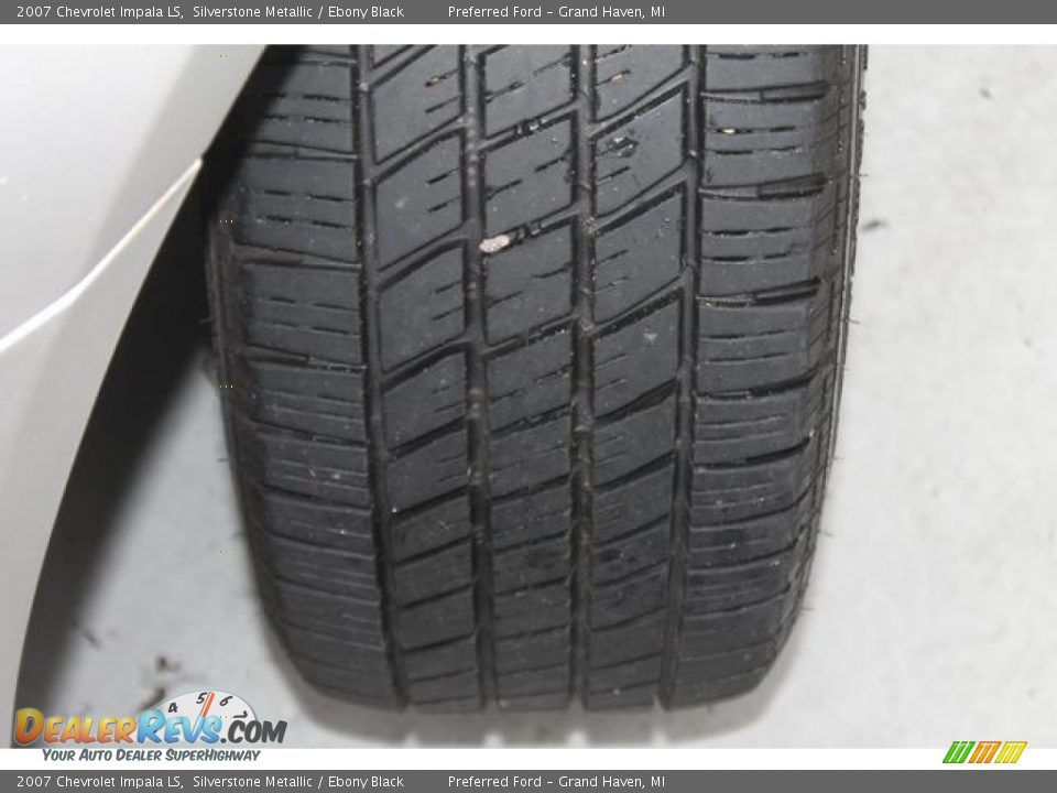 2007 Chevrolet Impala LS Silverstone Metallic / Ebony Black Photo #11