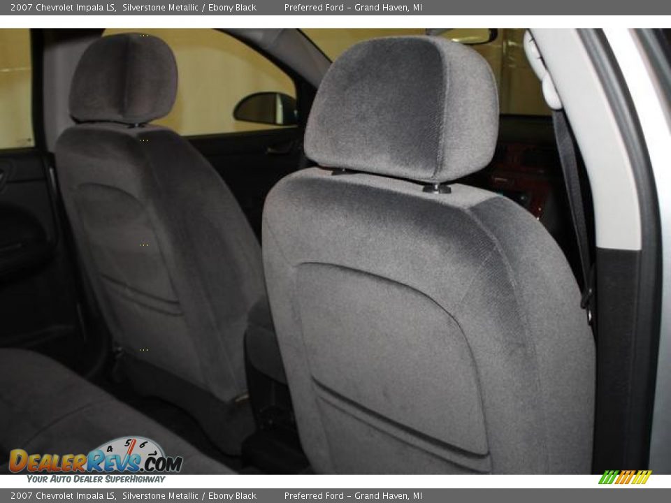 2007 Chevrolet Impala LS Silverstone Metallic / Ebony Black Photo #25