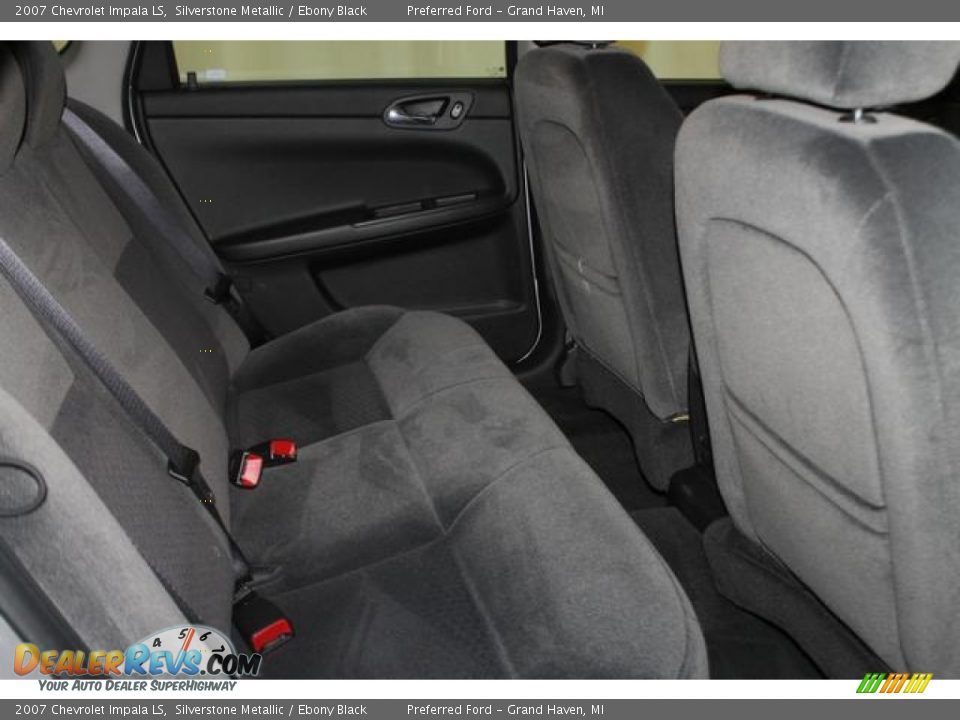 2007 Chevrolet Impala LS Silverstone Metallic / Ebony Black Photo #26
