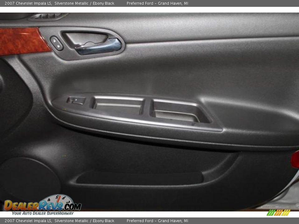 2007 Chevrolet Impala LS Silverstone Metallic / Ebony Black Photo #30