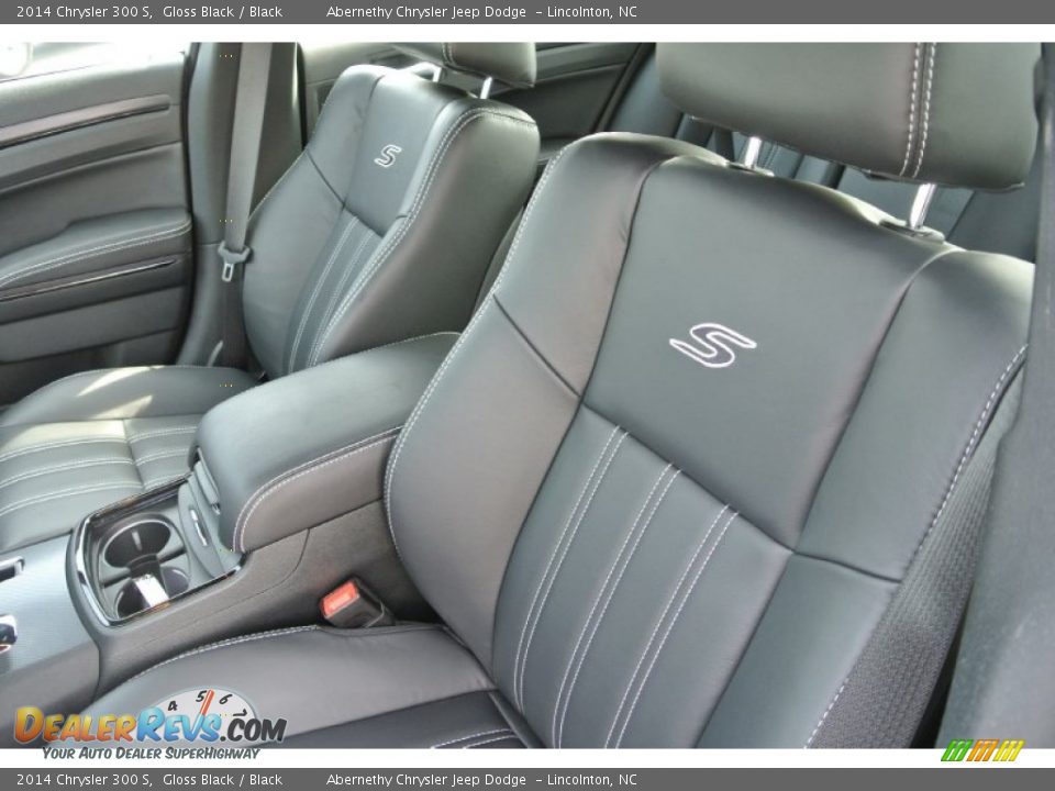 Front Seat of 2014 Chrysler 300 S Photo #9