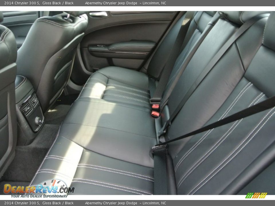 Rear Seat of 2014 Chrysler 300 S Photo #17