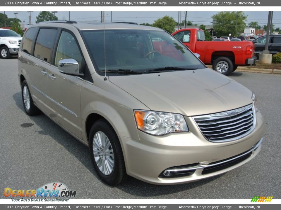 Cashmere Pearl 2014 Chrysler Town & Country Limited Photo #2