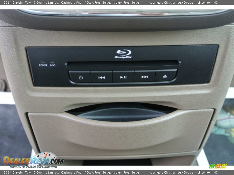 2014 Chrysler Town & Country Limited Cashmere Pearl / Dark Frost Beige/Medium Frost Beige Photo #11