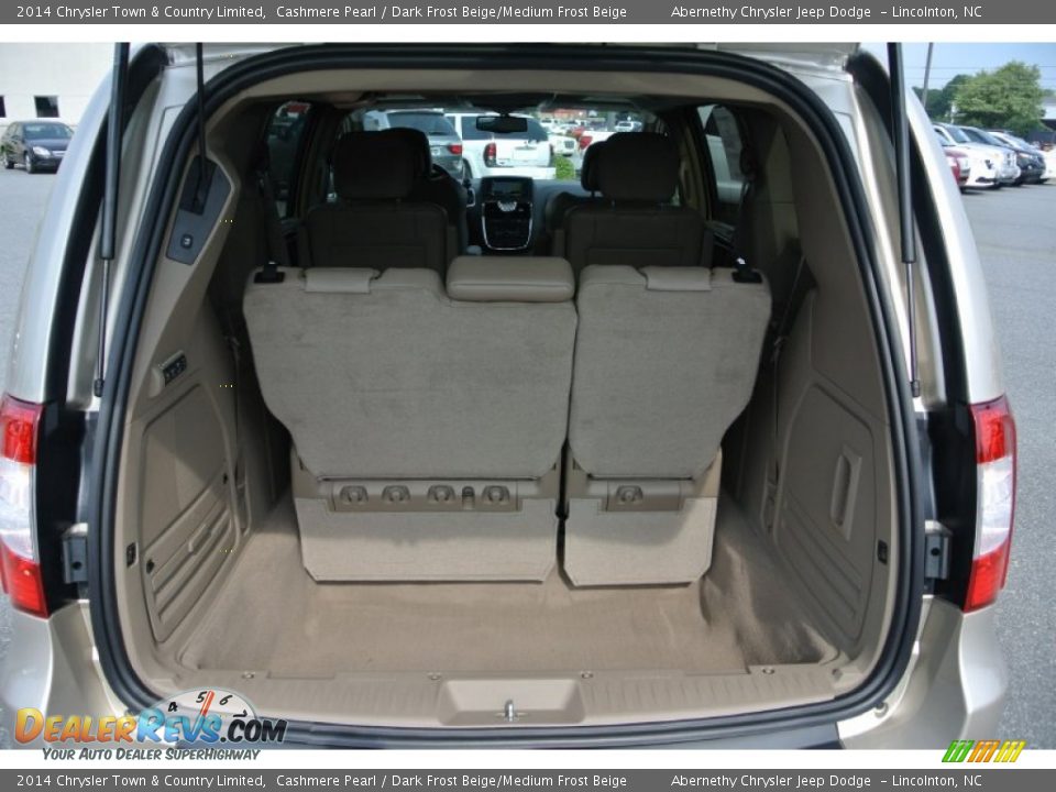 2014 Chrysler Town & Country Limited Trunk Photo #18