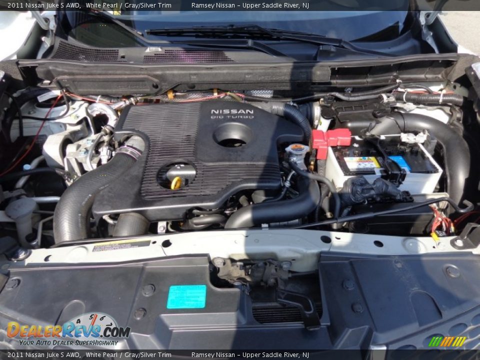 2011 Nissan Juke S AWD White Pearl / Gray/Silver Trim Photo #5