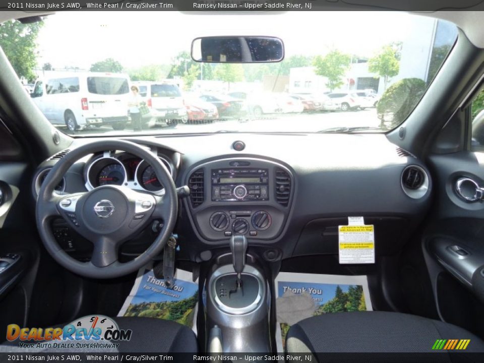 2011 Nissan Juke S AWD White Pearl / Gray/Silver Trim Photo #11