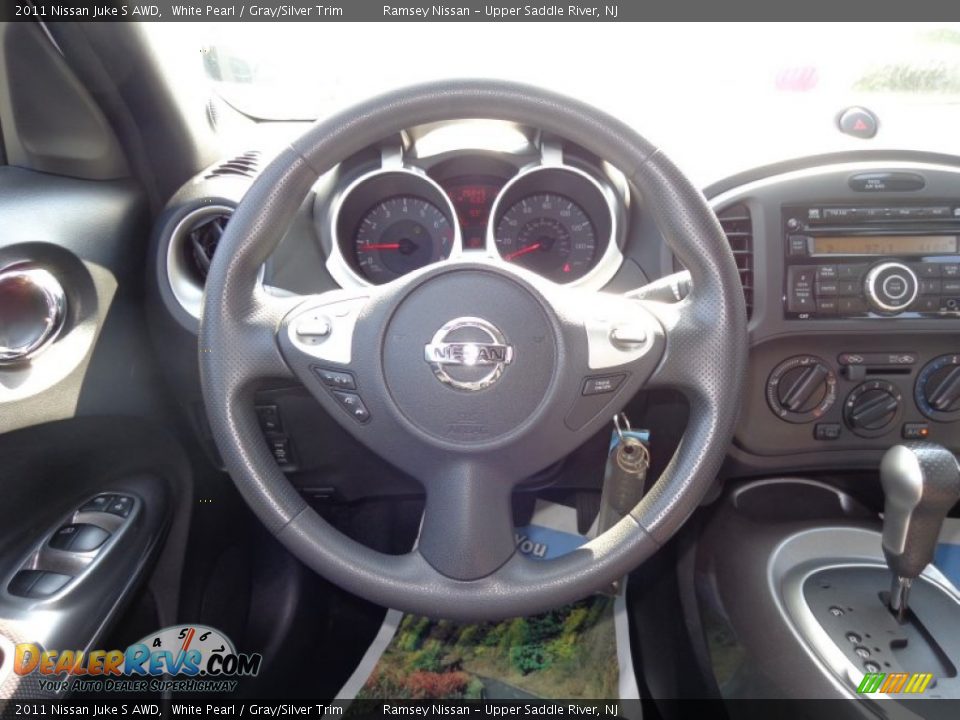2011 Nissan Juke S AWD White Pearl / Gray/Silver Trim Photo #12