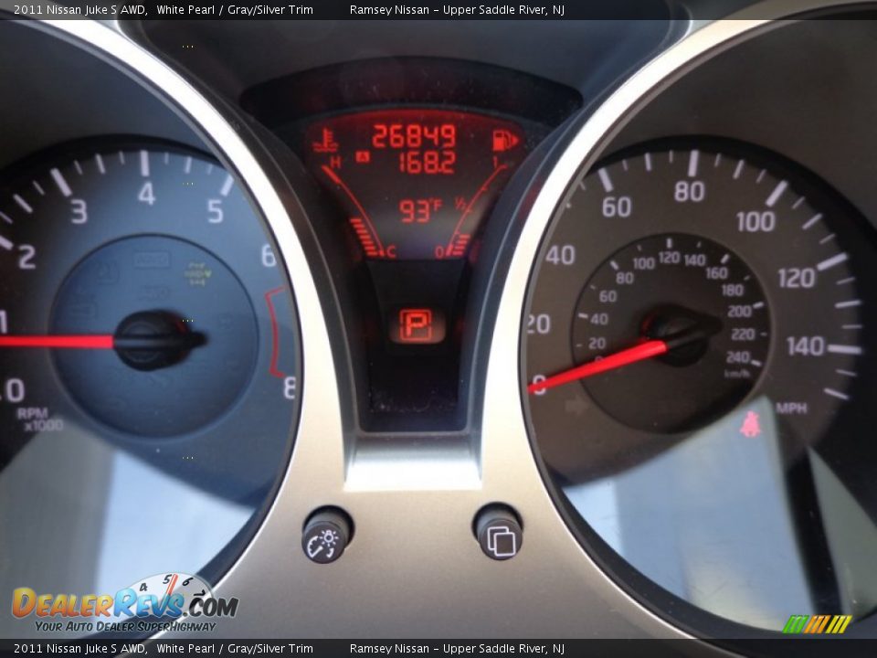 2011 Nissan Juke S AWD White Pearl / Gray/Silver Trim Photo #13