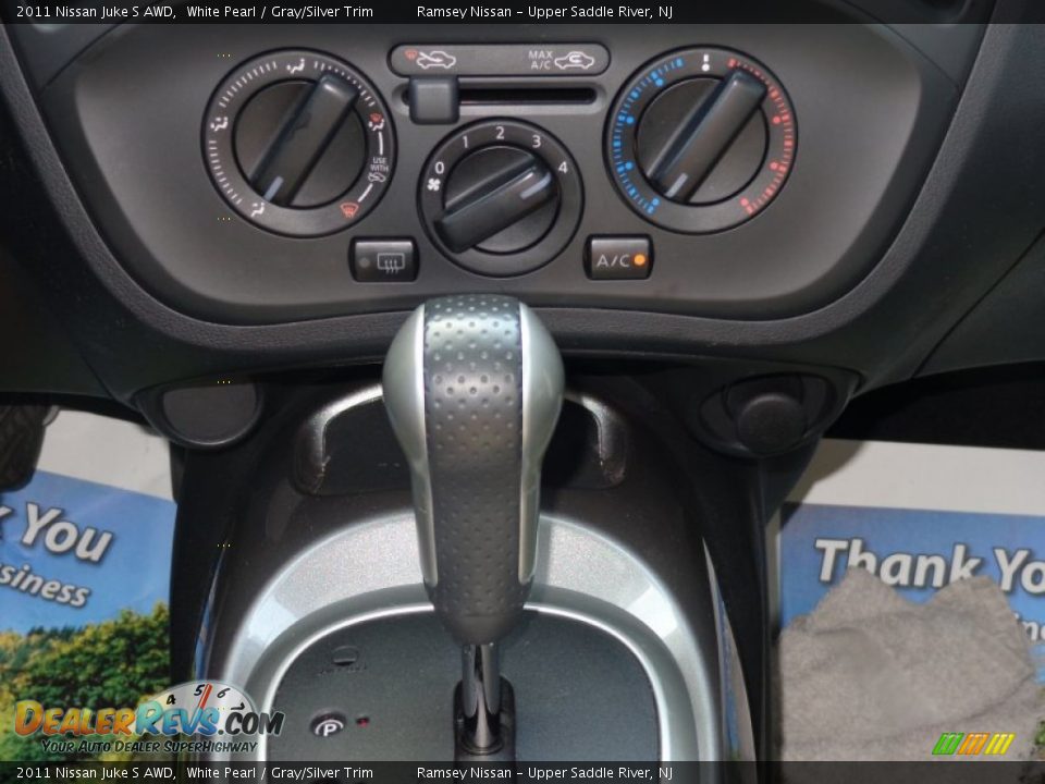 2011 Nissan Juke S AWD White Pearl / Gray/Silver Trim Photo #15
