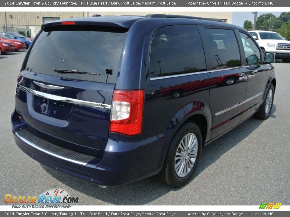 True Blue Pearl 2014 Chrysler Town & Country Touring-L Photo #5