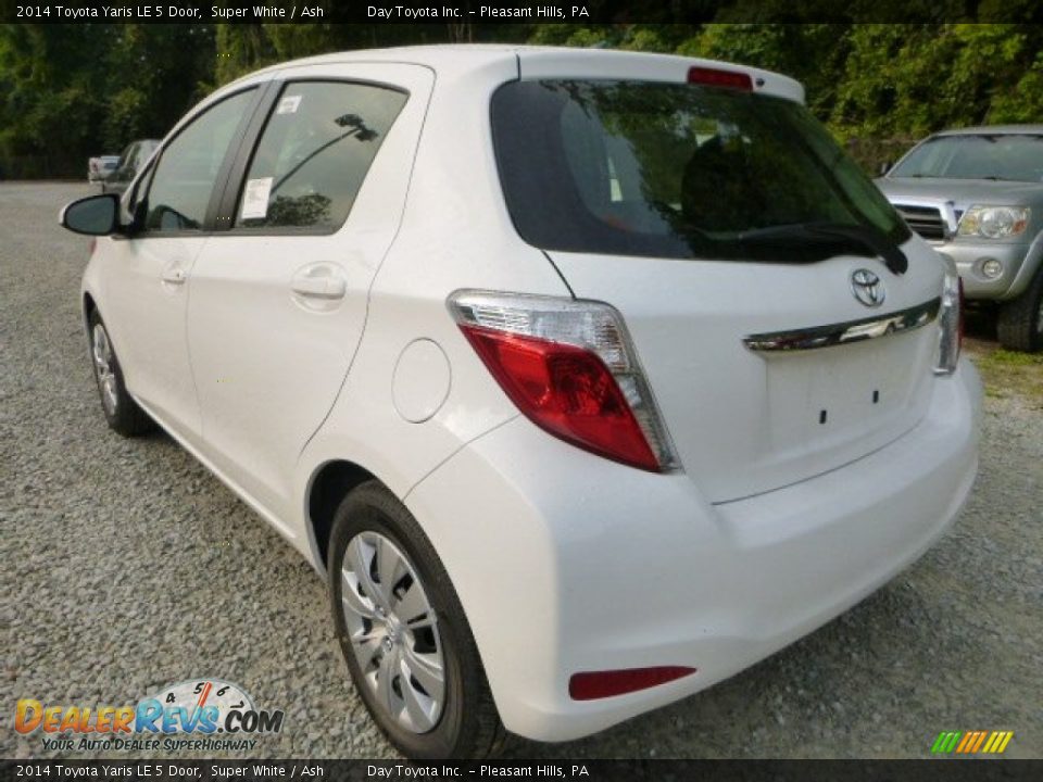 2014 Toyota Yaris LE 5 Door Super White / Ash Photo #5