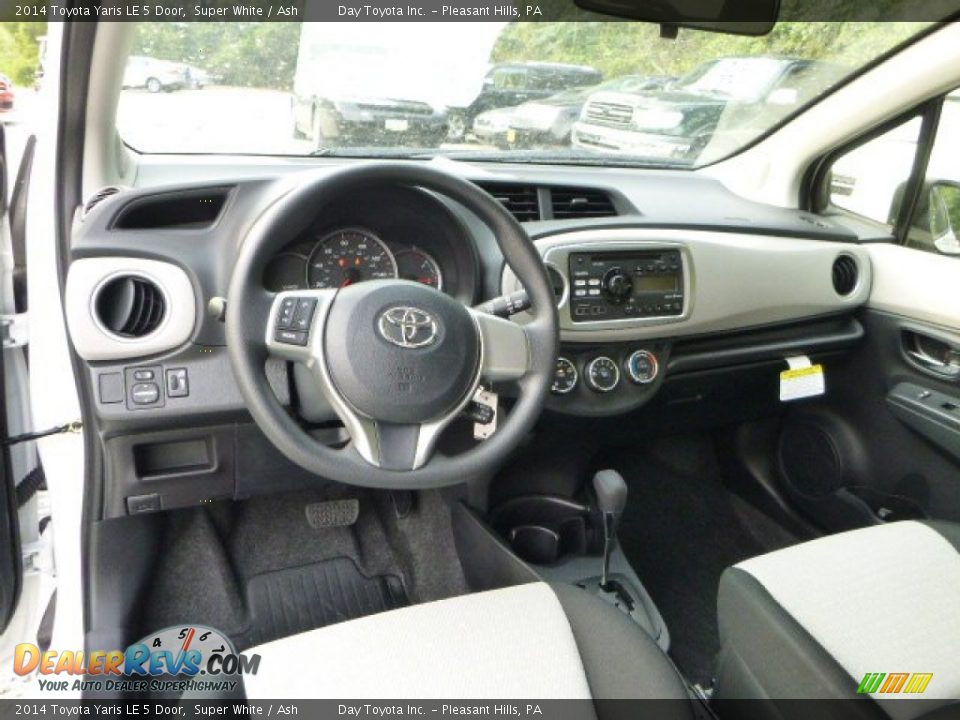 Ash Interior - 2014 Toyota Yaris LE 5 Door Photo #12