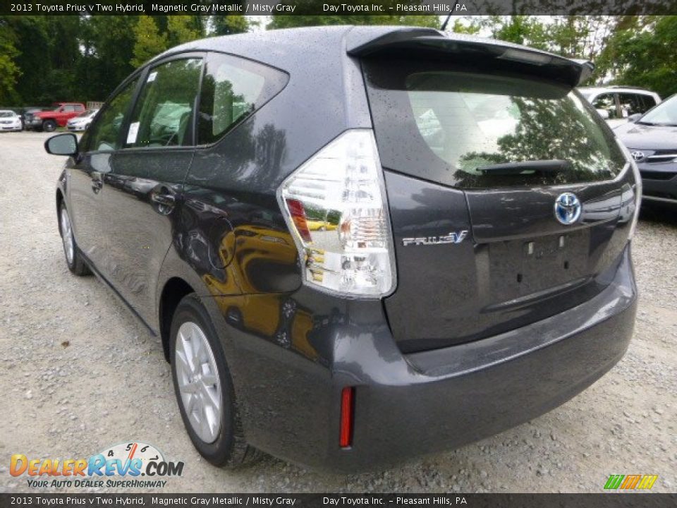 2013 Toyota Prius v Two Hybrid Magnetic Gray Metallic / Misty Gray Photo #5