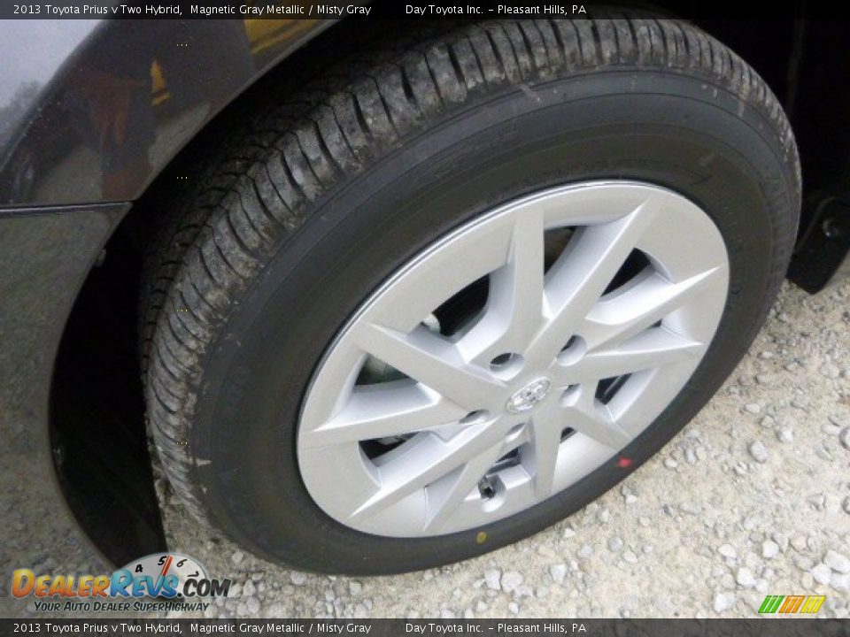 2013 Toyota Prius v Two Hybrid Magnetic Gray Metallic / Misty Gray Photo #9