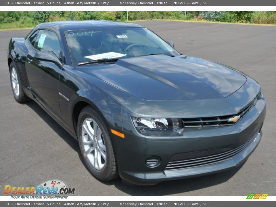Front 3/4 View of 2014 Chevrolet Camaro LS Coupe Photo #1