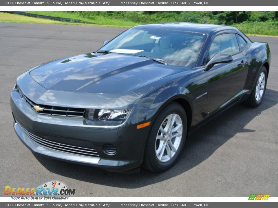 Front 3/4 View of 2014 Chevrolet Camaro LS Coupe Photo #2