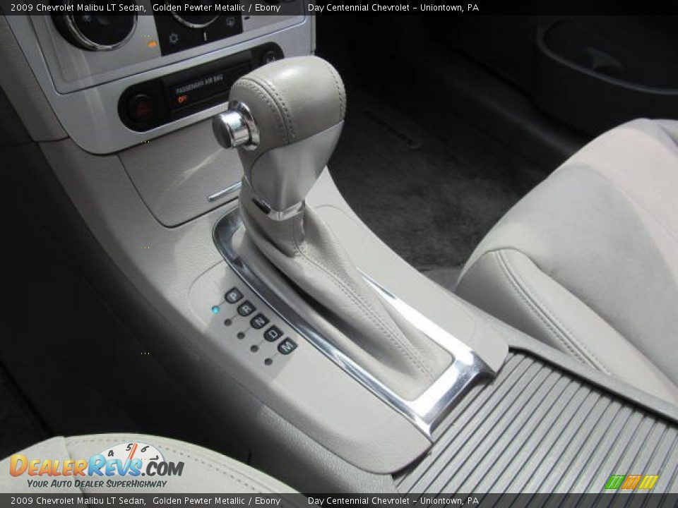 2009 Chevrolet Malibu LT Sedan Golden Pewter Metallic / Ebony Photo #17