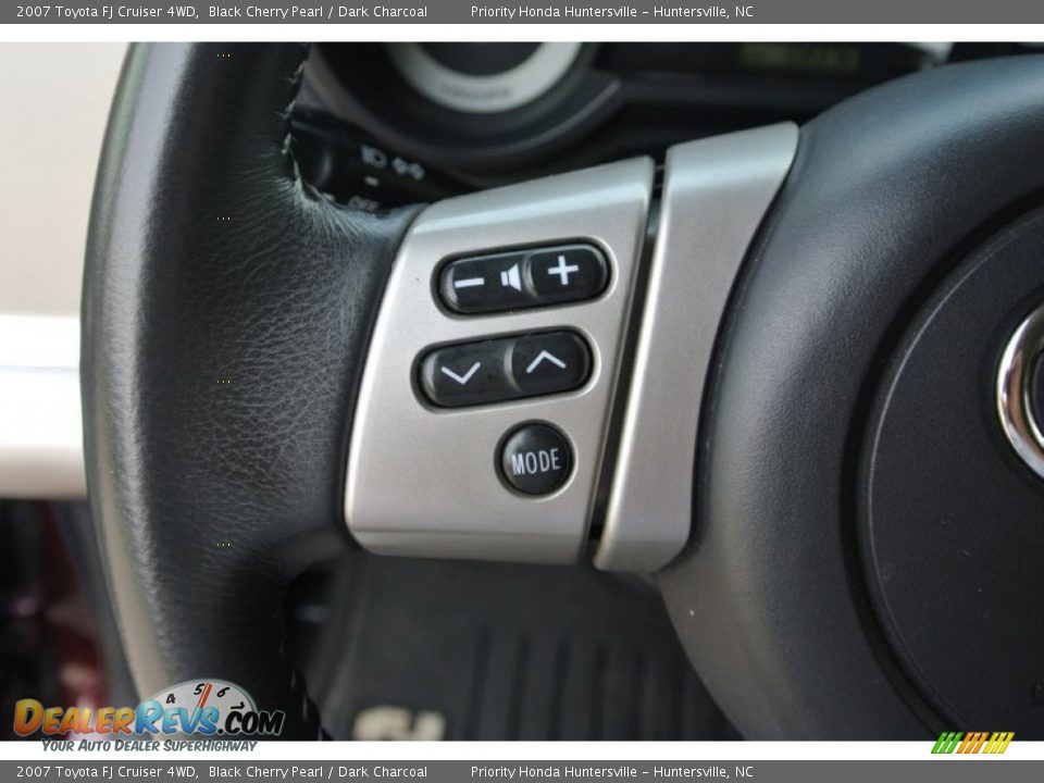 2007 Toyota FJ Cruiser 4WD Black Cherry Pearl / Dark Charcoal Photo #17