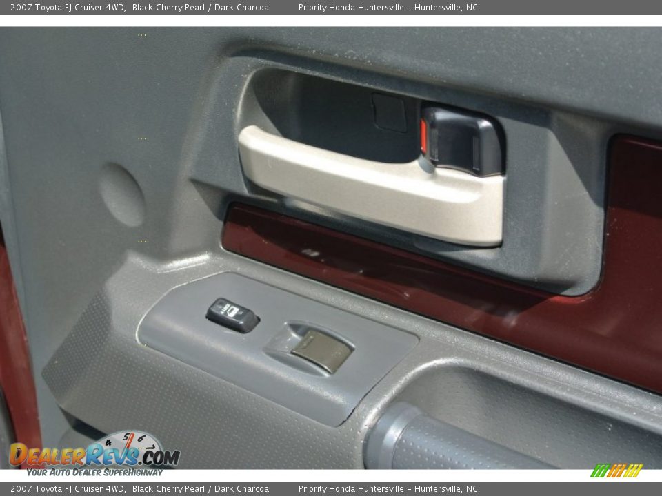2007 Toyota FJ Cruiser 4WD Black Cherry Pearl / Dark Charcoal Photo #25