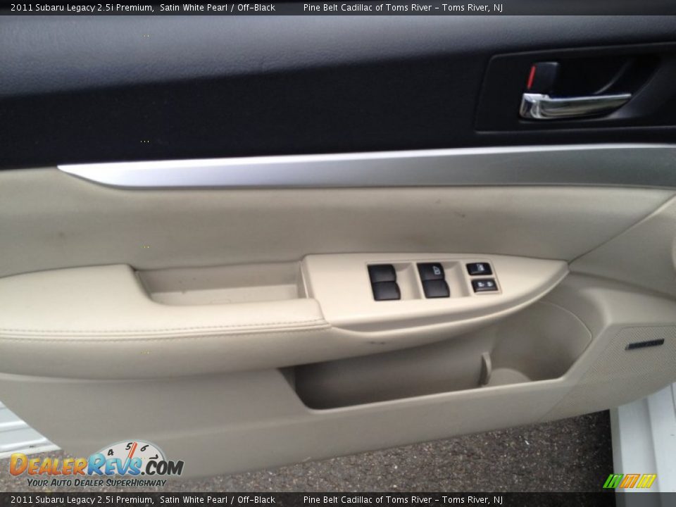 2011 Subaru Legacy 2.5i Premium Satin White Pearl / Off-Black Photo #12