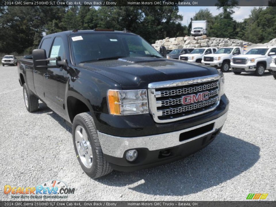 Front 3/4 View of 2014 GMC Sierra 2500HD SLT Crew Cab 4x4 Photo #2