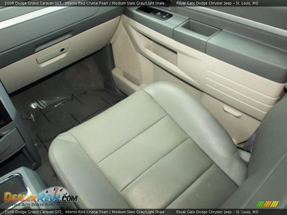2008 Dodge Grand Caravan SXT Inferno Red Crystal Pearl / Medium Slate Gray/Light Shale Photo #12